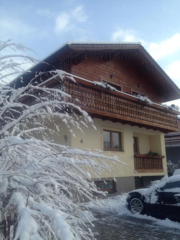 Guest House Fleurs Liptovský Mikuláš Exteriör bild